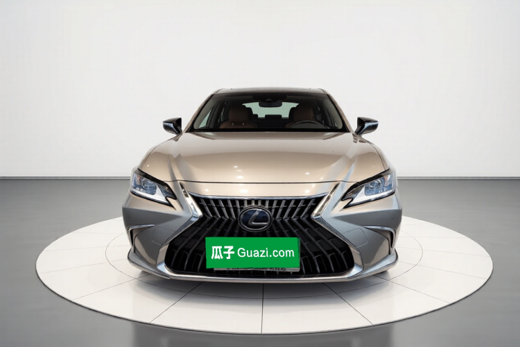 雷克萨斯ES 2024款 200 臻享版车身外观2