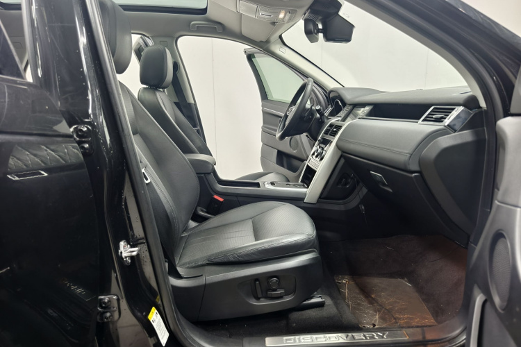 路虎 发现神行 2019款 240PS SE版 国VI中控内饰7005