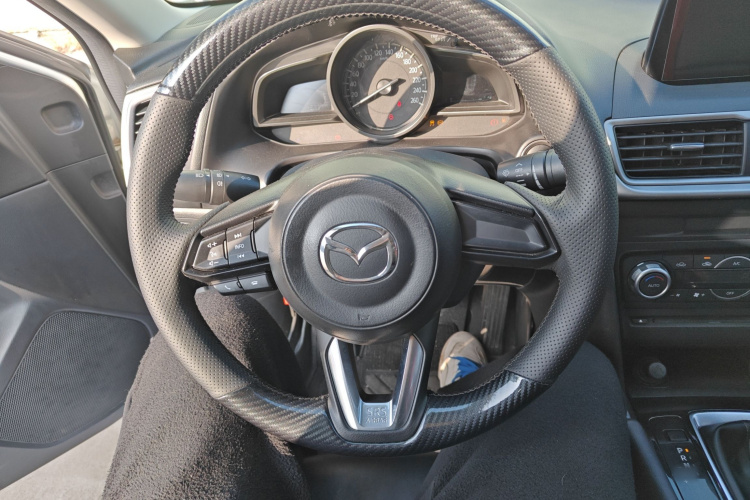 马自达3 昂克赛拉 2019款 云控版 三厢 1.5L 自动豪华型 国VI中控内饰13