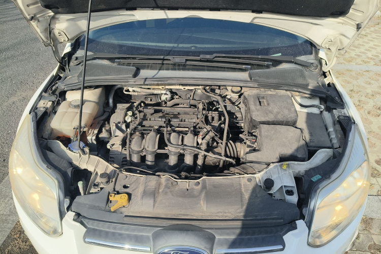 福特 福克斯 2012款 三厢 1.6L 手动风尚型机舱底盘24