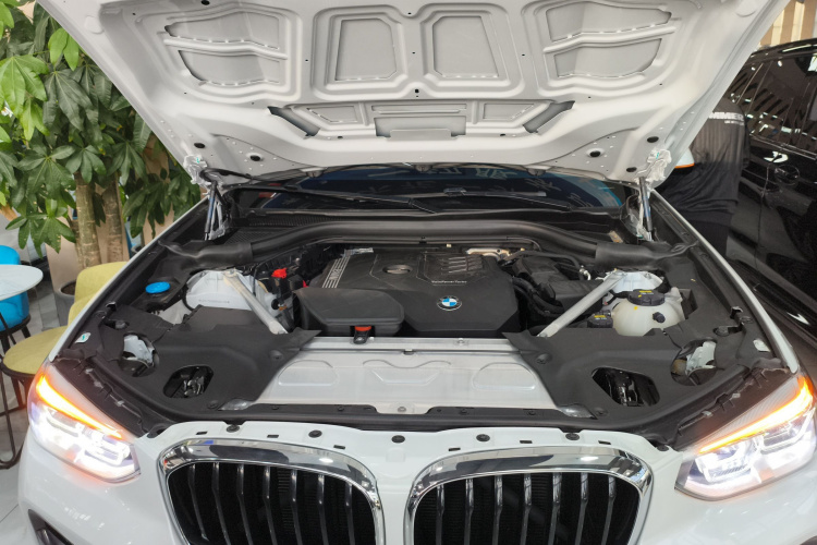 宝马X3 2021款 改款 xDrive28i 豪华套装机舱底盘24