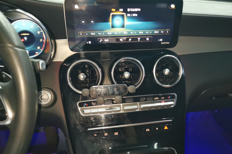 奔驰GLC轿跑 2020款 GLC 260 4MATIC 轿跑SUV局部细节16