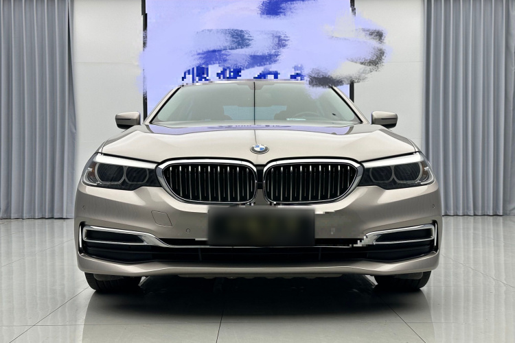 宝马5系 2020款 525Li 豪华套装车身外观6002