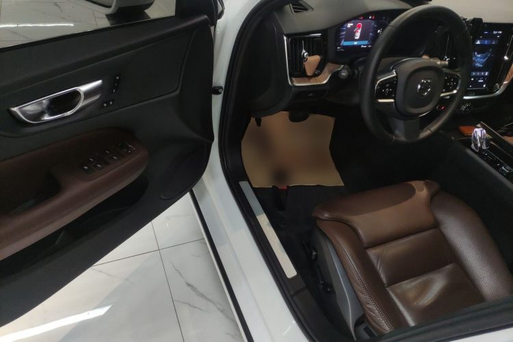 沃尔沃S60 2023款 B4 智远豪华版中控内饰20