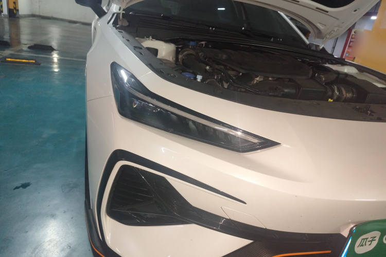 长安UNI-V 2025款 第三代 2.0T 劲速型车身外观6006