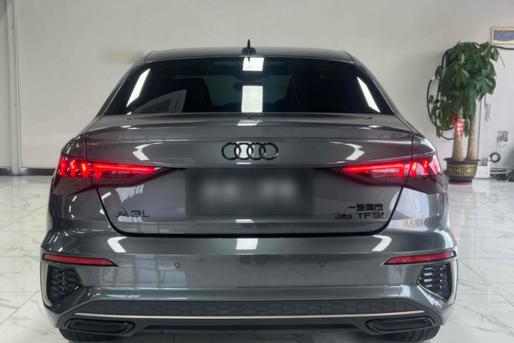 奥迪A3 2024款 A3L Limousine 35 TFSI RS套件燃速型车身外观6002