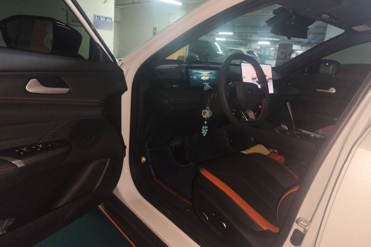 长安UNI-V 2025款 第三代 2.0T 劲速型中控内饰7003