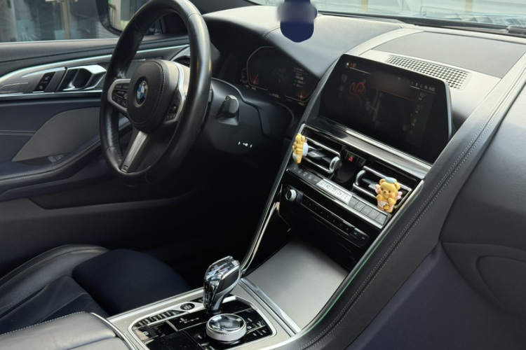 宝马8系 2021款 改款 840i 四门轿跑车 M运动套装中控内饰7007