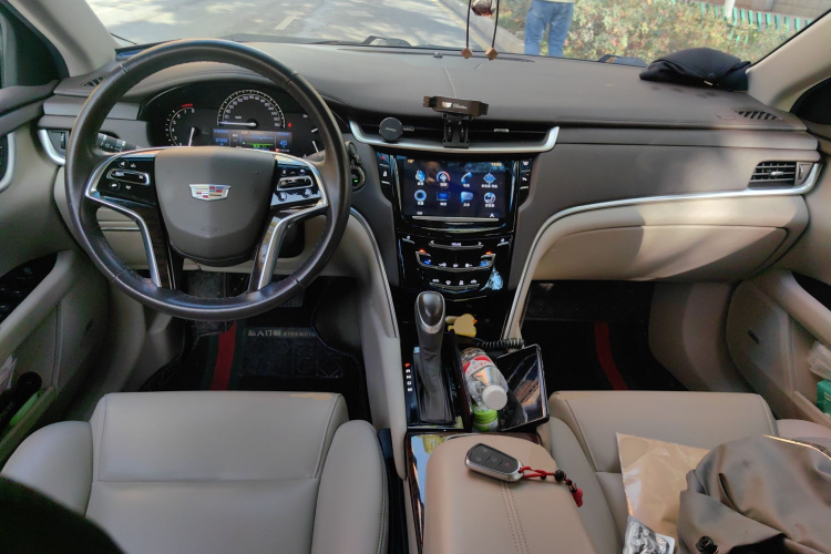 凯迪拉克XTS 2016款 28T 技术型中控内饰12