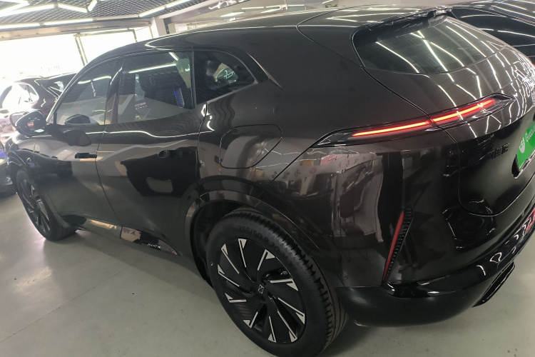 阿维塔07 2024款 Max增程版车身外观4