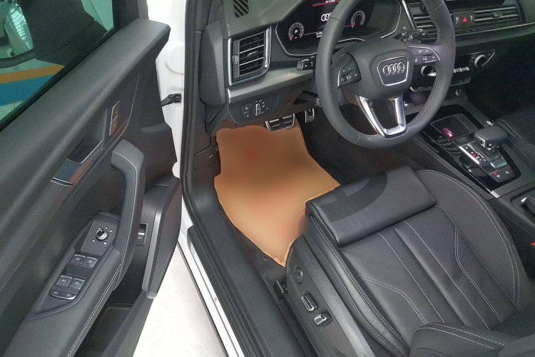 奥迪Q5L 2023款 40T 时尚动感型中控内饰20