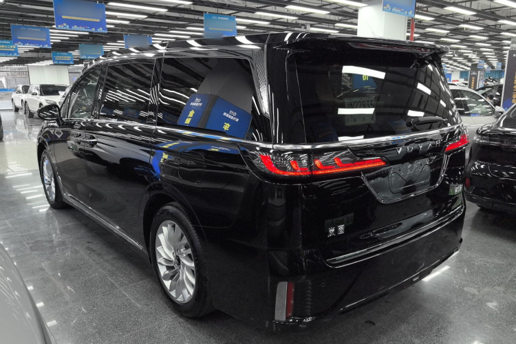 岚图汽车 岚图梦想家 2024款 PHEV 超长续航卓越版车身外观6003