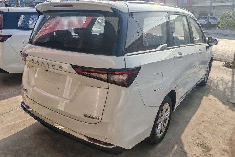 五菱汽车 五菱佳辰 2022款 1.5T 手动舒享活力型车身外观6005