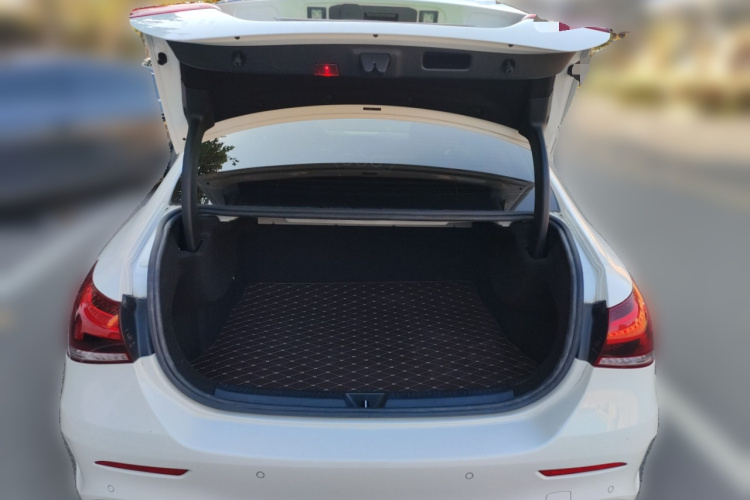 奔驰A级 2020款 A 200 L 运动轿车局部细节23