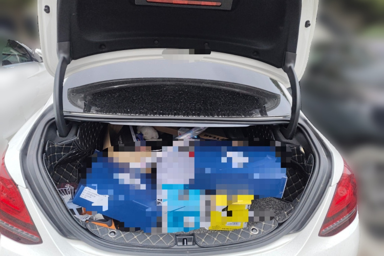 奔驰C级 2019款 改款 C 260 L 运动版中控内饰23