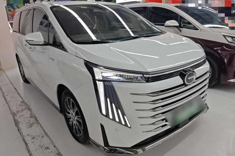 广汽传祺 传祺E9 2023款 E9 MAX车身外观3