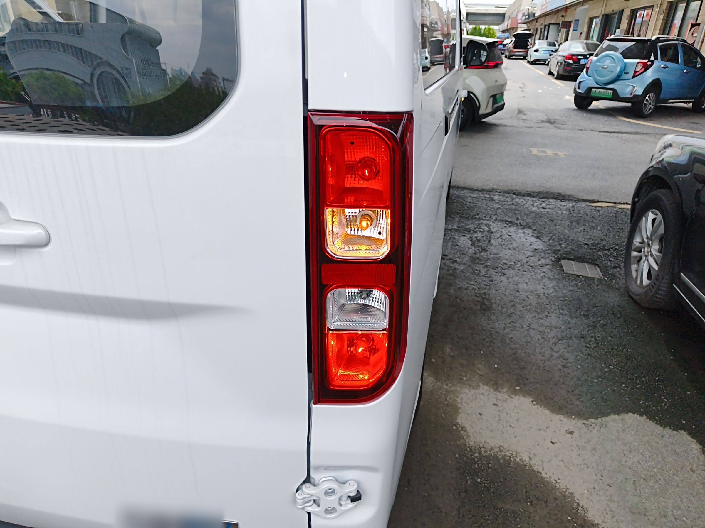 五菱汽车 五菱扬光 2024款 300KM 舒适型客车版 75kW