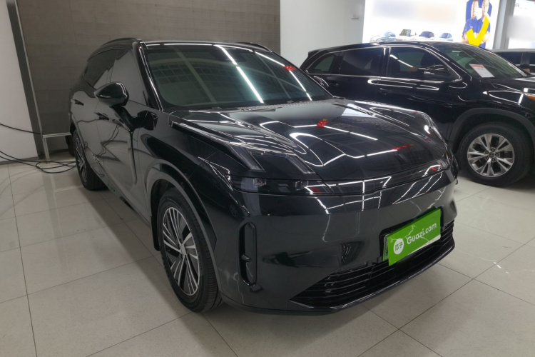 领克08 EM-P 2025款 120km 长续航Pro车身外观3