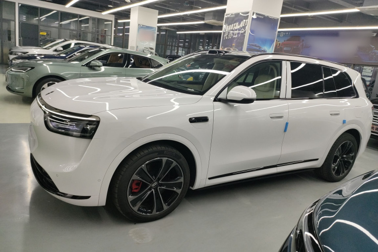 鸿蒙智行 问界M8 2025款 增程 Ultra版 53.4kWh 5座版车身外观6003