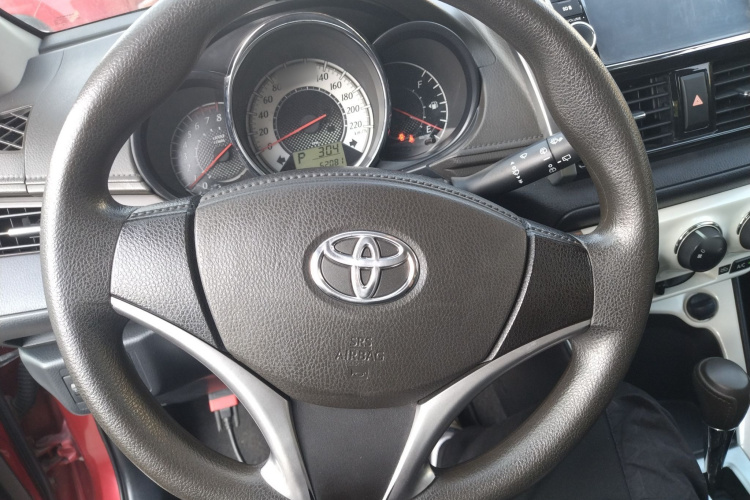 丰田 YARiS L 致炫 2015款 1.5G 自动炫动天窗特别版局部细节13