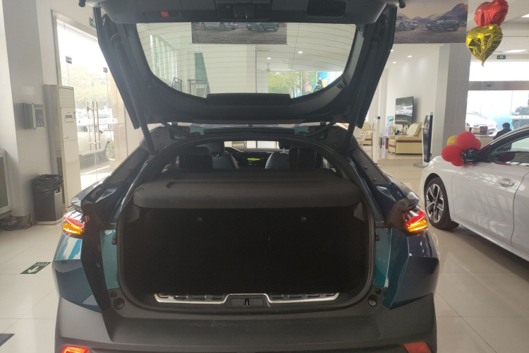 标致408X 2023款 无界版机舱底盘23