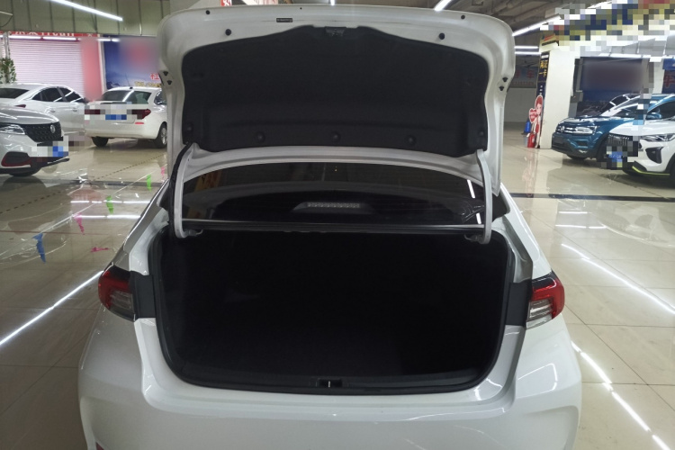 丰田 卡罗拉 2023款 1.8L 智能电混双擎 精英版机舱底盘23