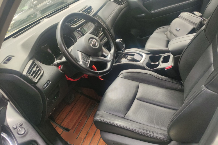 日产 奇骏 2019款 2.0L CVT智联舒适版 2WD中控内饰19