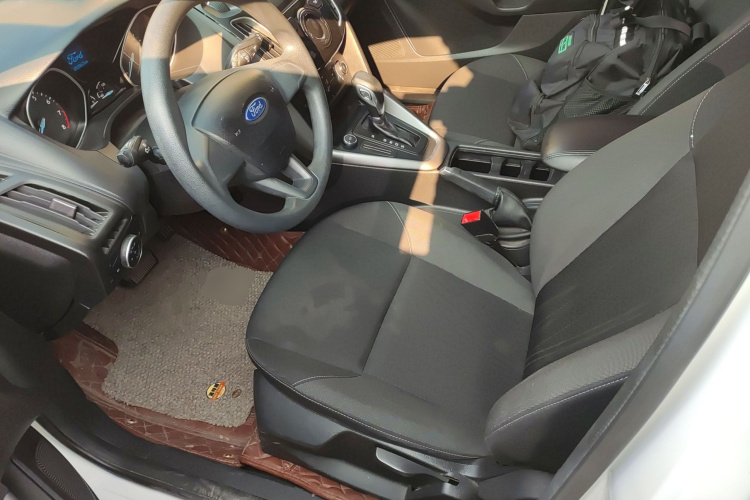 福特 福克斯 2017款 两厢 1.6L 自动舒适型智行版局部细节19