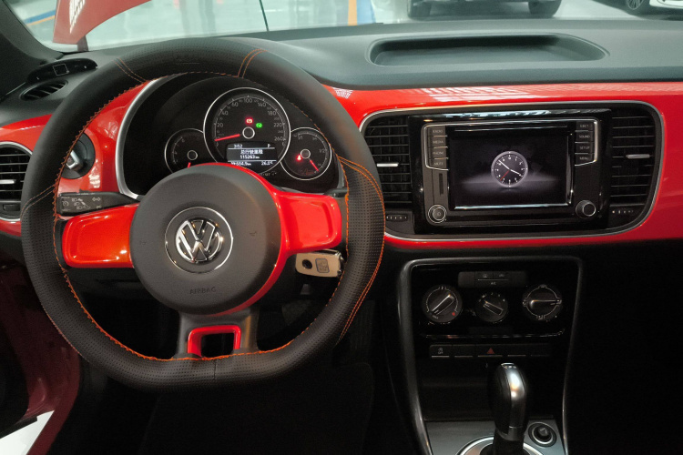 大众 甲壳虫 2017款 180TSI 宜乐版中控内饰12