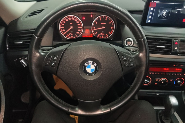 宝马X1 2013款 sDrive18i 时尚型中控内饰13