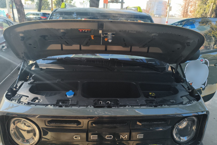 吉利银河 2025款 210km 熊猫骑士机舱底盘24