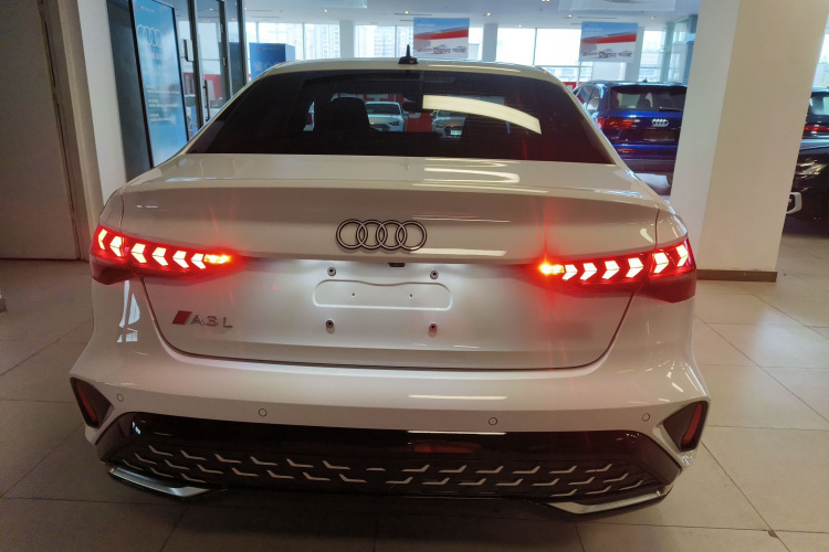 奥迪A3 2025款 A3L Limousine 35TFSI 飞驰尊享型 +豪华臻选包车身外观6