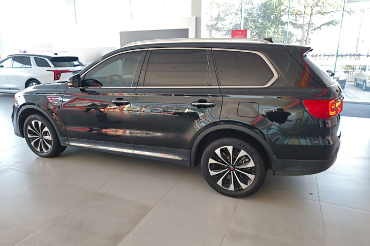 红旗HS7 2022款 2.0T DCT两驱智联旗享版 五座车身外观4