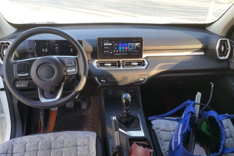 长城 金刚炮 2022款 2.0T手动柴油两驱精英型长箱GW4D20M中控内饰12