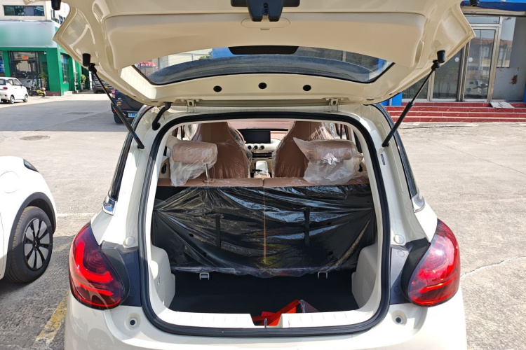 五菱汽车 五菱缤果 2025款 410km 灵犀尊享款机舱底盘23