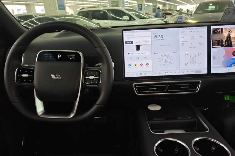 理想汽车 理想L9 2022款 Max中控内饰12
