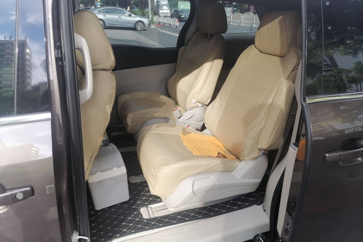 别克GL8 2023款 陆上公务舱 舒适型中控内饰21