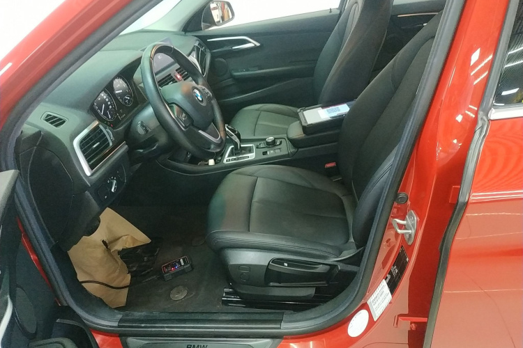 宝马1系 2020款 120i 时尚型局部细节19