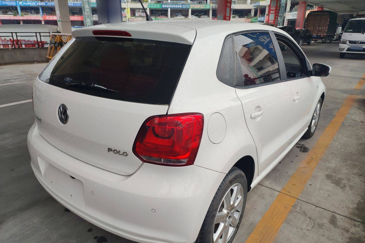 大众 Polo 2013款 1.4L 自动舒适版车身外观7