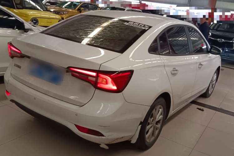 荣威i5 2020款 1.5L 自动4G互联领豪版车身外观6005