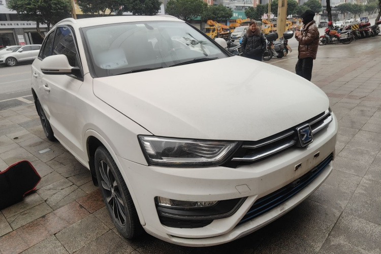 众泰SR7 2016款 1.5T CVT魔方之路版 国V车身外观3