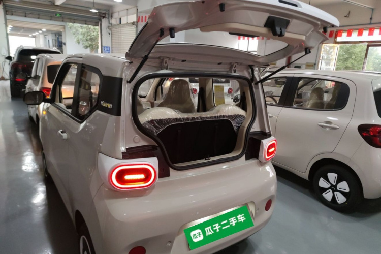 五菱汽车 宏光MINIEV 2024款 第三代 215km 青春版机舱底盘23