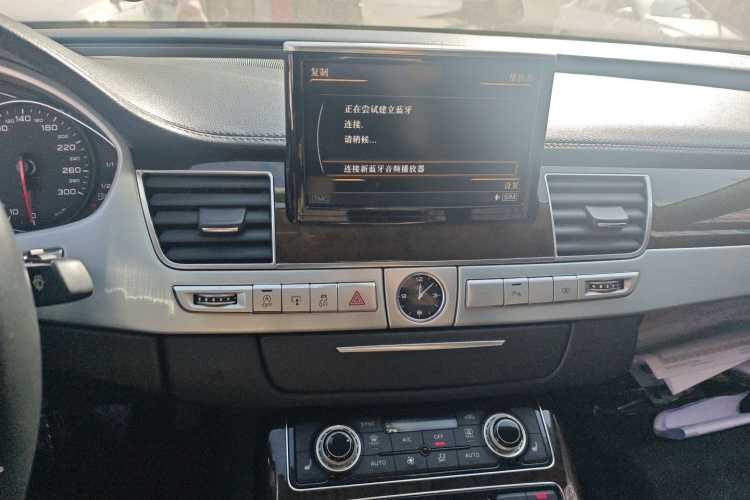 奥迪A8 2014款 A8L 45 TFSI quattro舒适型局部细节16