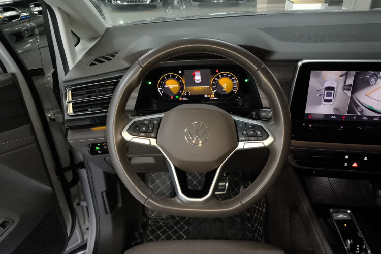 大众 威然 2023款 改款 380TSI 尊贵版中控内饰13