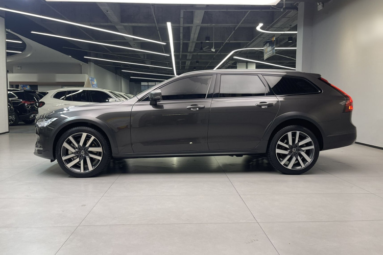 沃尔沃V90 2024款 Cross Country B5 AWD 智尊版车身外观6003