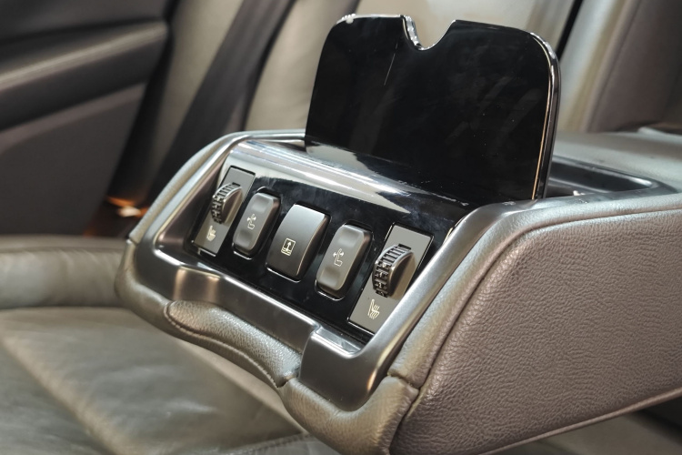 标致508 2013款 2.3L 两周年纪念 自动旗舰版中控内饰7014