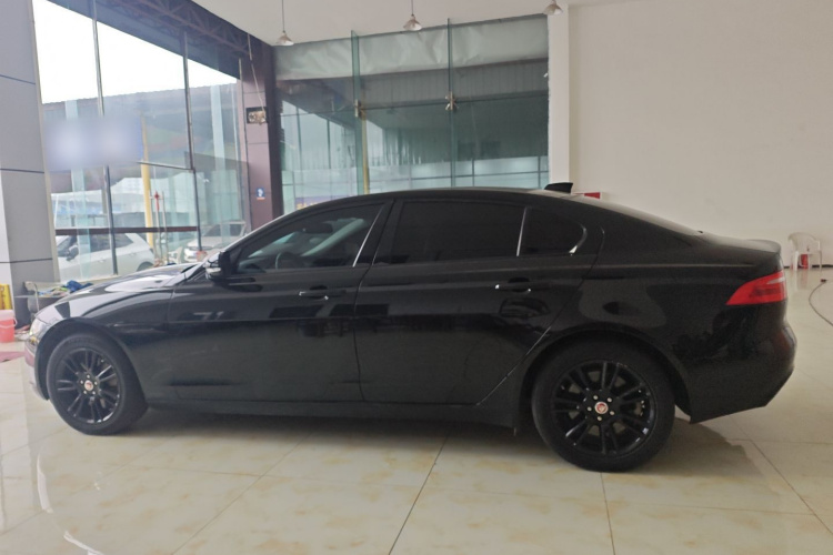 捷豹XEL 2019款 2.0T 200PS 豪华版车身外观4