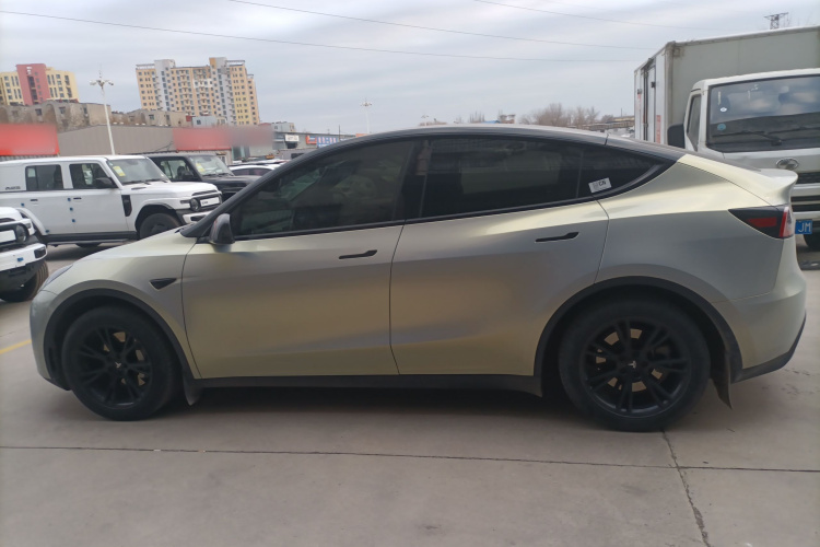特斯拉 Model Y 2022款 改款 后轮驱动版车身外观4