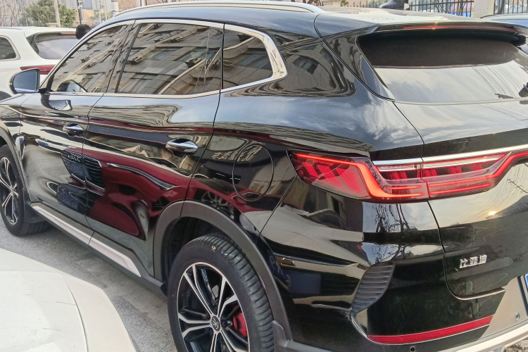 比亚迪 宋PLUS 2020款 1.5T 自动旗舰型车身外观4