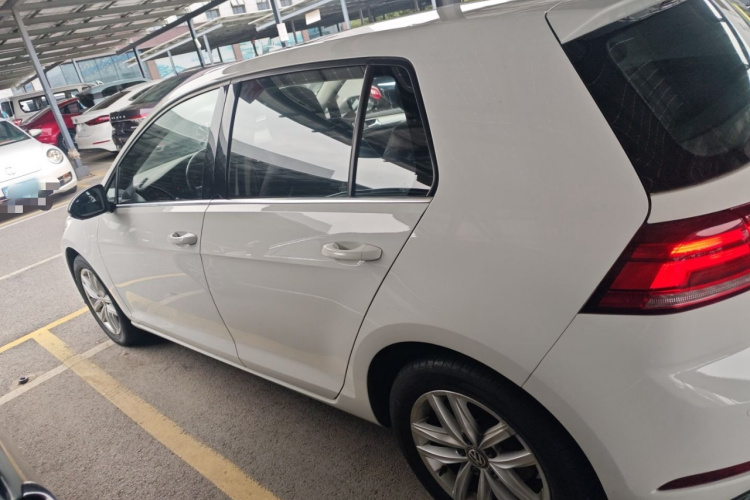 大众 高尔夫 2018款 1.6L 自动舒适型车身外观4